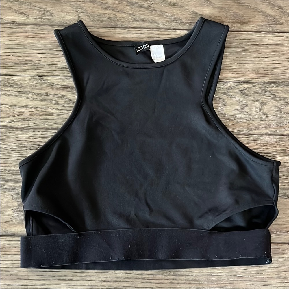 Black Sleeveless Crop Top